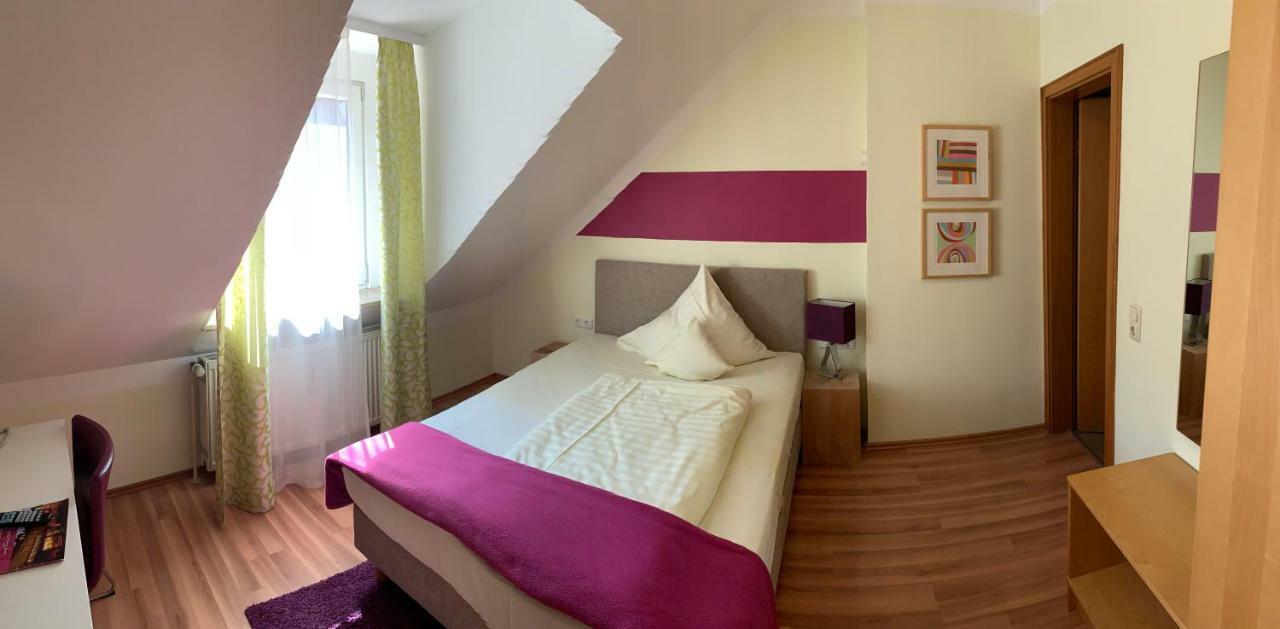 Hotel Restaurant Weihenstephaner Stuben Landshut Quarto foto