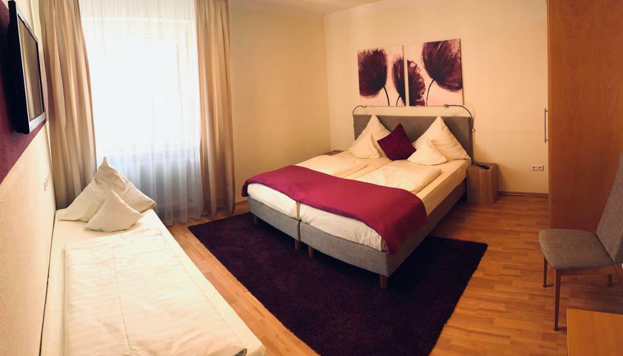 Hotel Restaurant Weihenstephaner Stuben Landshut Quarto foto